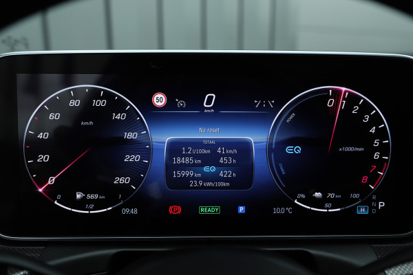 Mercedes-Benz C-Klasse 300e AMG | 313PK | Head-up | Keyless-go | Pano | Digital-light | Sfeerverlichting | Standkachel | Leder | 2022.