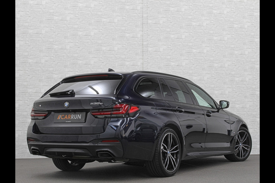 BMW 5 Serie Touring 530e M-Sport | Panorama | 360 Camera | ACC | Harman-Kardon | Trekhaak | Keyless-Entry | Leder | Rij-Assist Pro | 19'' | Sfeerverlichting | Carplay | LED | Zonwering | Standkachel | Draadloos Laden | Dealer onderhouden |