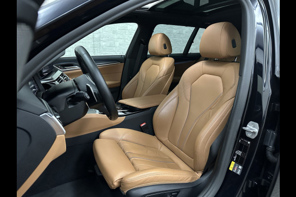 BMW 5 Serie Touring 530e M-Sport | Panorama | 360 Camera | ACC | Harman-Kardon | Trekhaak | Keyless-Entry | Leder | Rij-Assist Pro | 19'' | Sfeerverlichting | Carplay | LED | Zonwering | Standkachel | Draadloos Laden | Dealer onderhouden |
