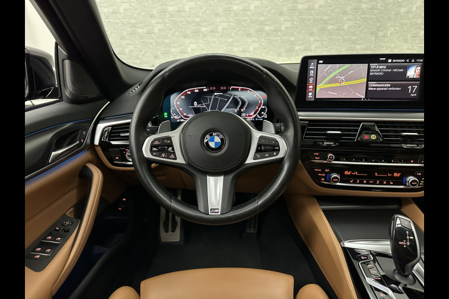 BMW 5 Serie Touring 530e M-Sport | Panorama | 360 Camera | ACC | Harman-Kardon | Trekhaak | Keyless-Entry | Leder | Rij-Assist Pro | 19'' | Sfeerverlichting | Carplay | LED | Zonwering | Standkachel | Draadloos Laden | Dealer onderhouden |