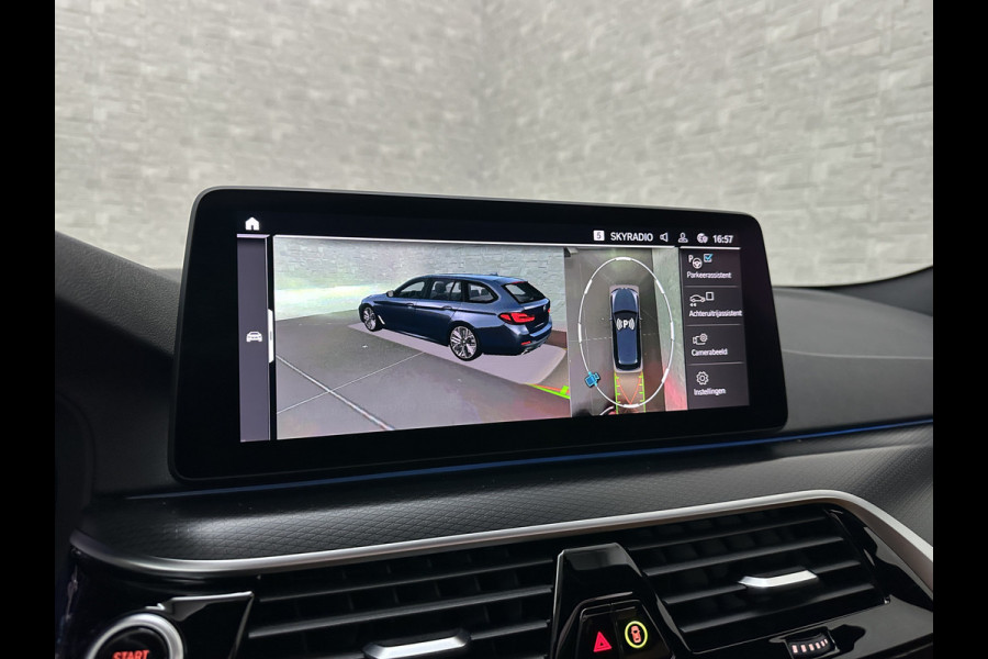 BMW 5 Serie Touring 530e M-Sport | Panorama | 360 Camera | ACC | Harman-Kardon | Trekhaak | Keyless-Entry | Leder | Rij-Assist Pro | 19'' | Sfeerverlichting | Carplay | LED | Zonwering | Standkachel | Draadloos Laden | Dealer onderhouden |