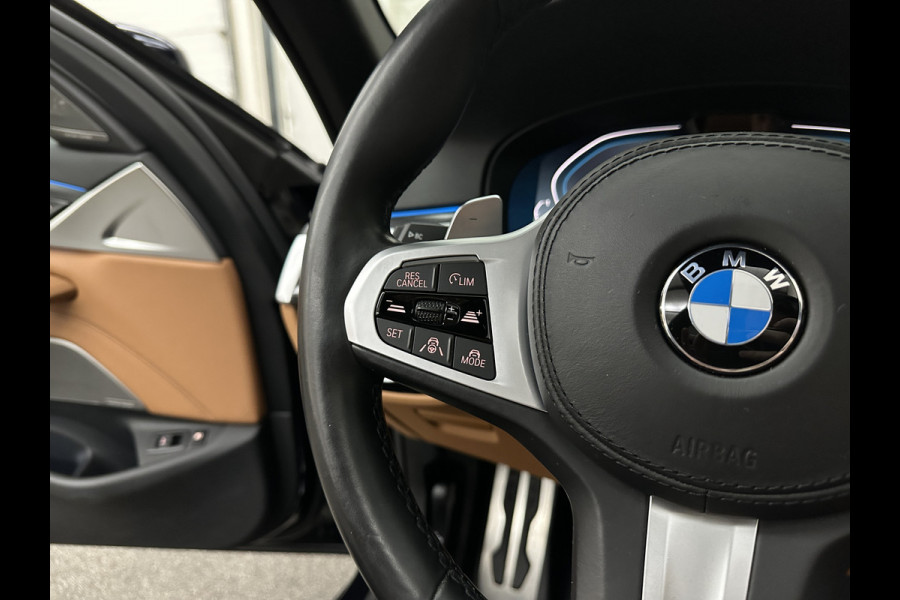BMW 5 Serie Touring 530e M-Sport | Panorama | 360 Camera | ACC | Harman-Kardon | Trekhaak | Keyless-Entry | Leder | Rij-Assist Pro | 19'' | Sfeerverlichting | Carplay | LED | Zonwering | Standkachel | Draadloos Laden | Dealer onderhouden |