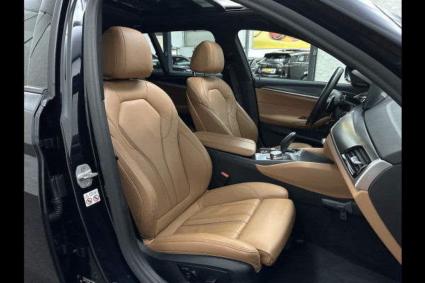 BMW 5 Serie Touring 530e M-Sport | Panorama | 360 Camera | ACC | Harman-Kardon | Trekhaak | Keyless-Entry | Leder | Rij-Assist Pro | 19'' | Sfeerverlichting | Carplay | LED | Zonwering | Standkachel | Draadloos Laden | Dealer onderhouden |