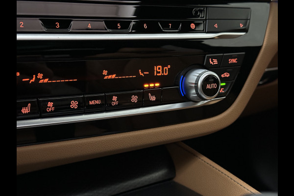 BMW 5 Serie Touring 530e M-Sport | Panorama | 360 Camera | ACC | Harman-Kardon | Trekhaak | Keyless-Entry | Leder | Rij-Assist Pro | 19'' | Sfeerverlichting | Carplay | LED | Zonwering | Standkachel | Draadloos Laden | Dealer onderhouden |