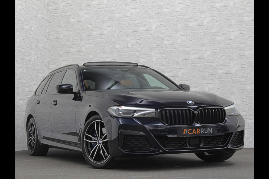 BMW 5 Serie Touring 530e M-Sport | Panorama | 360 Camera | ACC | Harman-Kardon | Trekhaak | Keyless-Entry | Leder | Rij-Assist Pro | 19'' | Sfeerverlichting | Carplay | LED | Zonwering | Standkachel | Draadloos Laden | Dealer onderhouden |