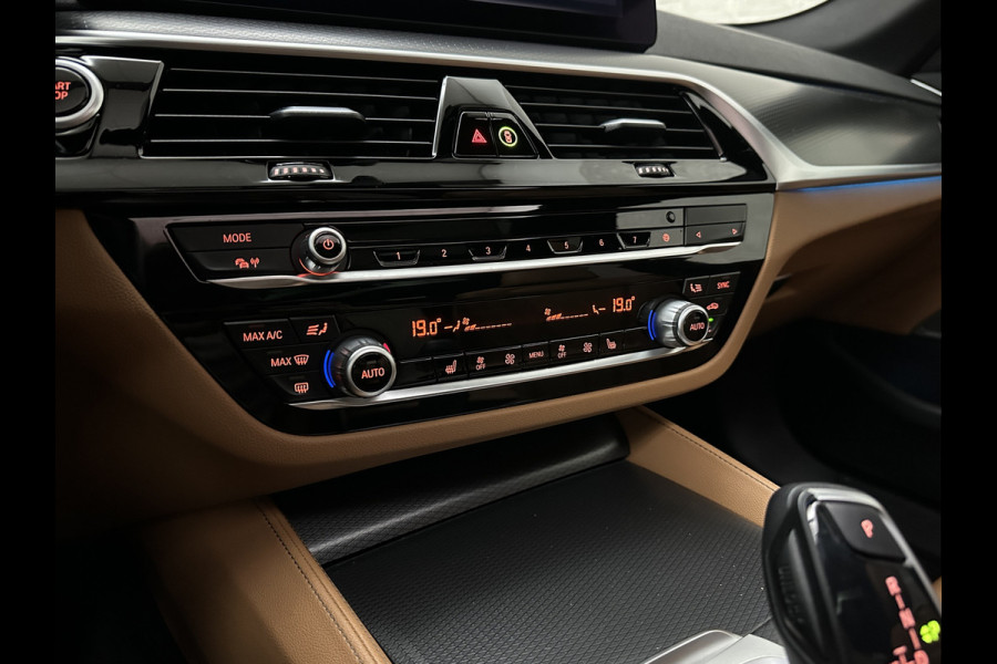 BMW 5 Serie Touring 530e M-Sport | Panorama | 360 Camera | ACC | Harman-Kardon | Trekhaak | Keyless-Entry | Leder | Rij-Assist Pro | 19'' | Sfeerverlichting | Carplay | LED | Zonwering | Standkachel | Draadloos Laden | Dealer onderhouden |