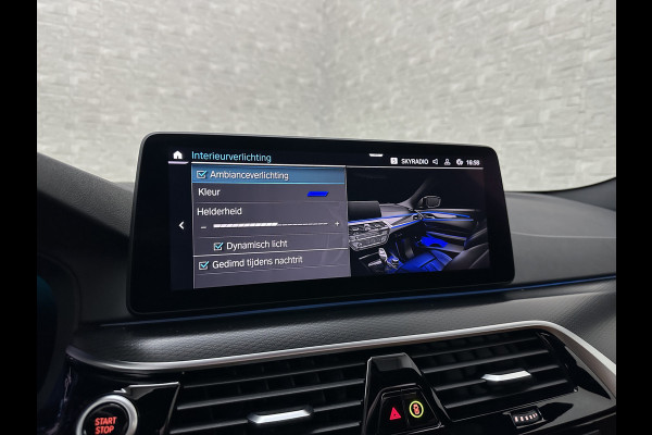 BMW 5 Serie Touring 530e M-Sport | Panorama | 360 Camera | ACC | Harman-Kardon | Trekhaak | Keyless-Entry | Leder | Rij-Assist Pro | 19'' | Sfeerverlichting | Carplay | LED | Zonwering | Standkachel | Draadloos Laden | Dealer onderhouden |
