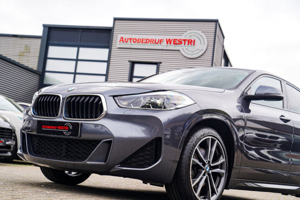 BMW X2 XDrive20i High Executive | Stoelverwarming | Panorama | Head Up Display | M Sport onderstel | M Sport pakket