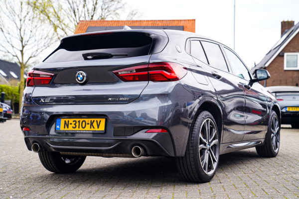 BMW X2 XDrive20i High Executive | Stoelverwarming | Panorama | Head Up Display | M Sport onderstel | M Sport pakket