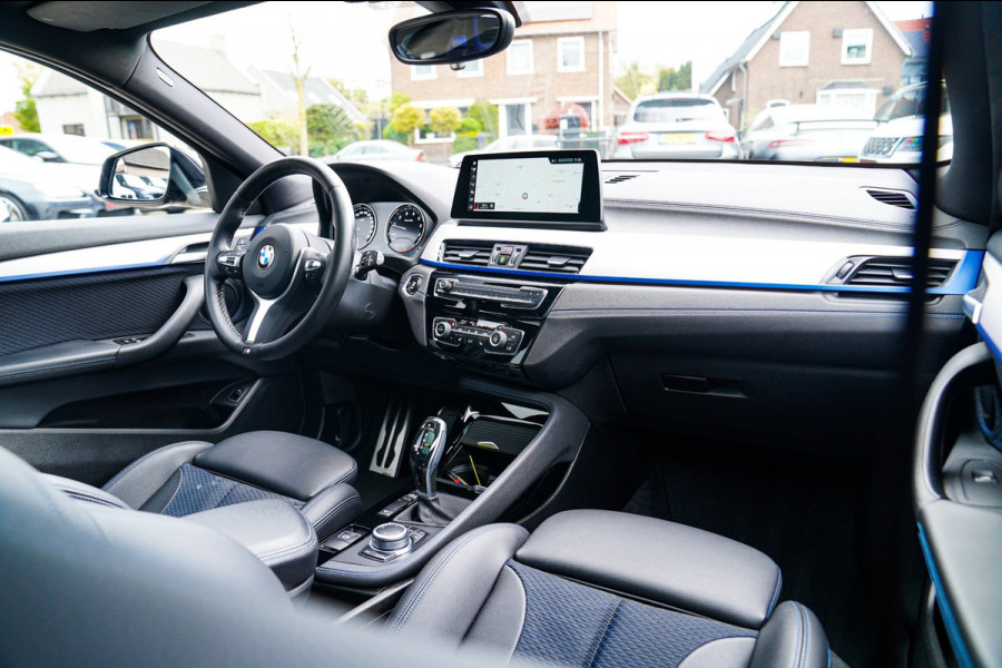 BMW X2 XDrive20i High Executive | Stoelverwarming | Panorama | Head Up Display | M Sport onderstel | M Sport pakket