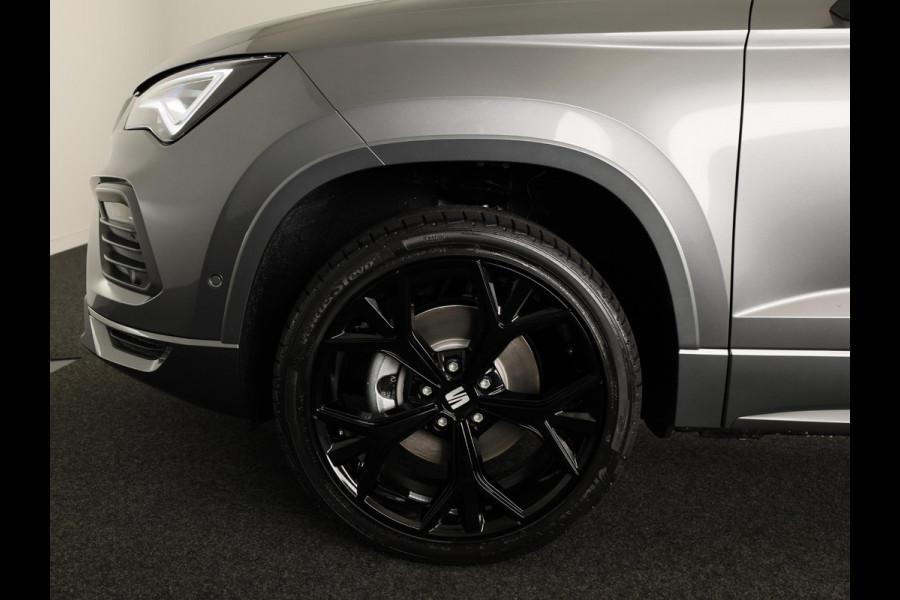 Seat Ateca 1.5 TSI FR Business Intense | SEAT Audio System | Velgen 'Exclusive Glossy Black', 19 inch | Kuipstoelen, Dinamica Aurora Blue (suede look) | Verwambare voorstoelen + Stuurwiel | Reservewiel 18" staal