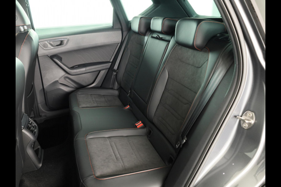 Seat Ateca 1.5 TSI FR Business Intense | SEAT Audio System | Velgen 'Exclusive Glossy Black', 19 inch | Kuipstoelen, Dinamica Aurora Blue (suede look) | Verwambare voorstoelen + Stuurwiel | Reservewiel 18" staal