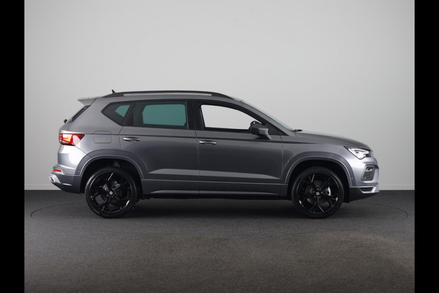 Seat Ateca 1.5 TSI FR Business Intense | SEAT Audio System | Velgen 'Exclusive Glossy Black', 19 inch | Kuipstoelen, Dinamica Aurora Blue (suede look) | Verwambare voorstoelen + Stuurwiel | Reservewiel 18" staal