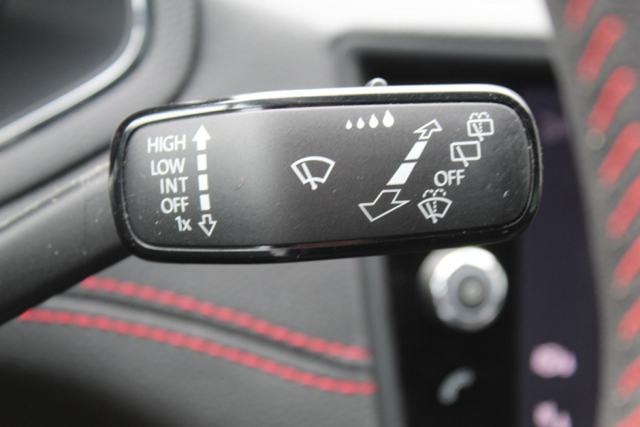 Seat Arona 1.0 TSI FR Limited Edition , Slechts 47107km Climate control , Camera , Trekhaak , Cruise control Dealeronderhouden , parkeersensoren V+A