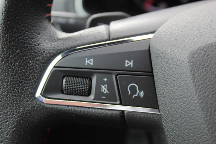 Seat Arona 1.0 TSI FR Limited Edition , Slechts 47107km Climate control , Camera , Trekhaak , Cruise control Dealeronderhouden , parkeersensoren V+A
