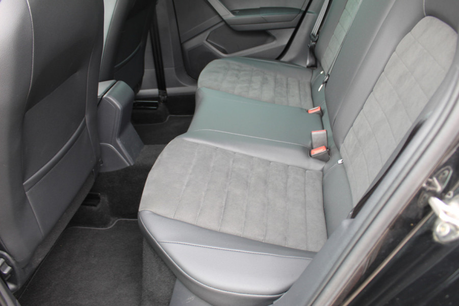 Seat Arona 1.0 TSI FR Limited Edition , Slechts 47107km Climate control , Camera , Trekhaak , Cruise control Dealeronderhouden , parkeersensoren V+A