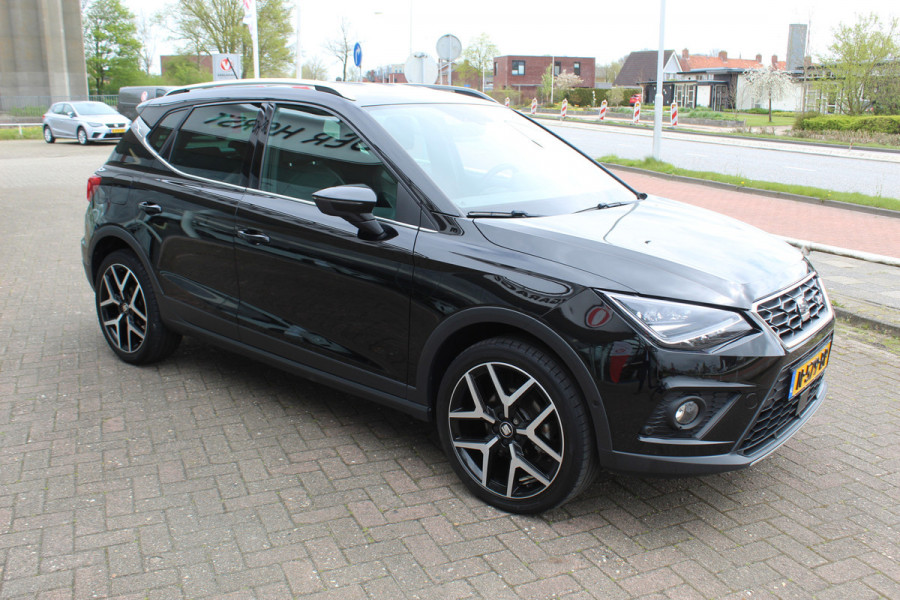 Seat Arona 1.0 TSI FR Limited Edition , Slechts 47107km Climate control , Camera , Trekhaak , Cruise control Dealeronderhouden , parkeersensoren V+A