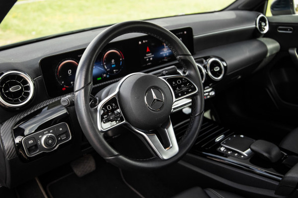 Mercedes-Benz A-Klasse 250 e Business Line CARPLAY / CAMERA / LEER / DEALER ONDERHOUDEN