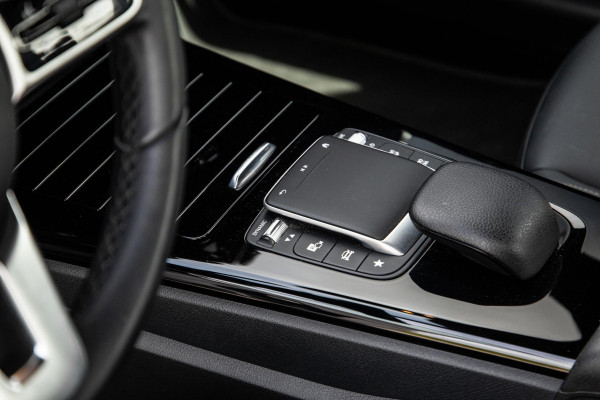 Mercedes-Benz A-Klasse 250 e Business Line CARPLAY / CAMERA / LEER / DEALER ONDERHOUDEN