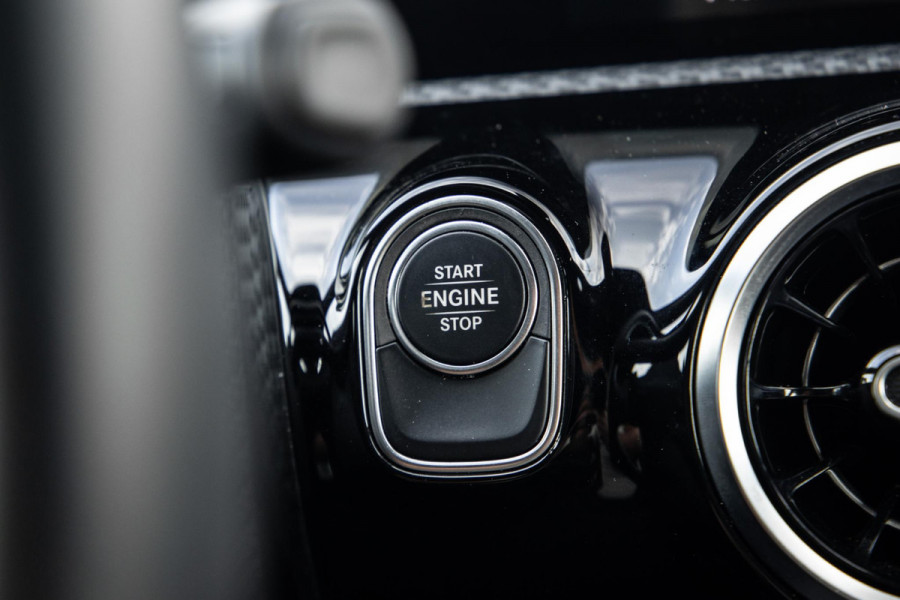 Mercedes-Benz A-Klasse 250 e Business Line CARPLAY / CAMERA / LEER / DEALER ONDERHOUDEN