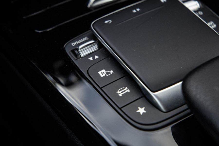 Mercedes-Benz A-Klasse 250 e Business Line CARPLAY / CAMERA / LEER / DEALER ONDERHOUDEN