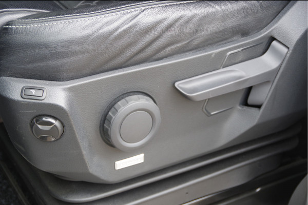 Volkswagen Crafter 35 2.0 TDI L3H3(L2H2) 75 EDITION 177PK AUT. LED, LEDER, TREKHAAK, ERGO ACTIVE GEVEERDE STOEL, STUURVERWARMING, STOELVERWARMING,