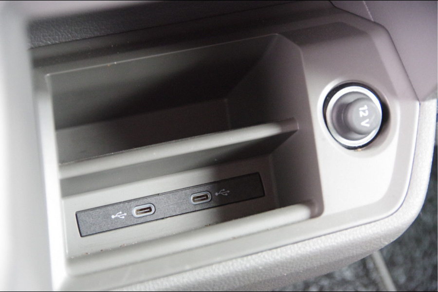 Volkswagen Crafter 35 2.0 TDI L3H3(L2H2) 75 EDITION 177PK AUT. LED, LEDER, TREKHAAK, ERGO ACTIVE GEVEERDE STOEL, STUURVERWARMING, STOELVERWARMING,
