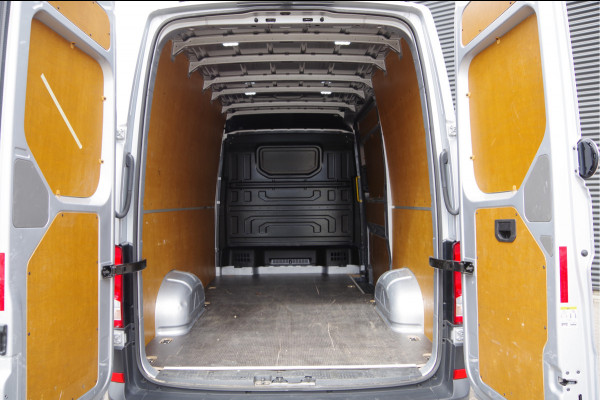 Volkswagen Crafter 35 2.0 TDI L3H3(L2H2) 75 EDITION 177PK AUT. LED, LEDER, TREKHAAK, ERGO ACTIVE GEVEERDE STOEL, STUURVERWARMING, STOELVERWARMING,
