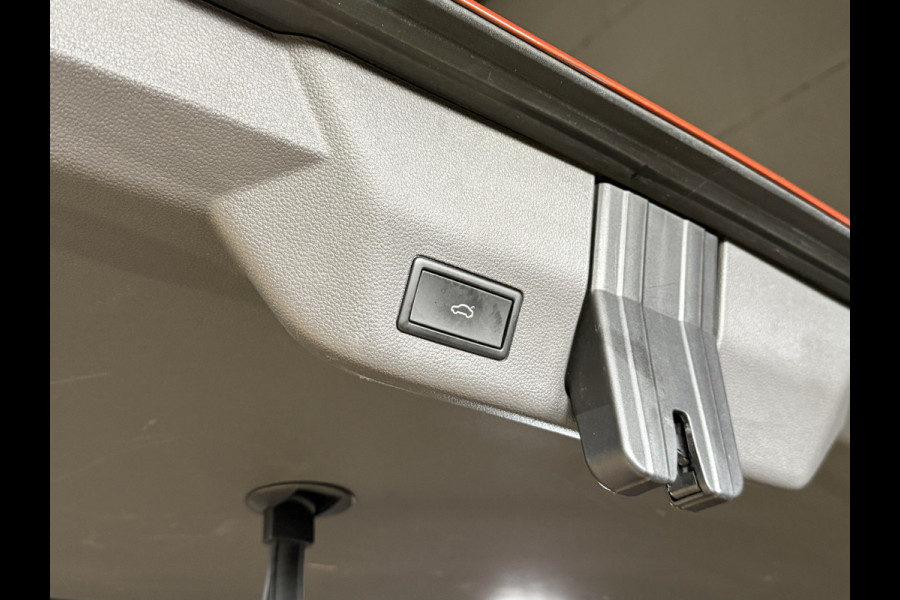 Volkswagen Multivan 1.4 eHybrid L2H1 Energetic | 360 Camera | Stoel/Stuurverwarming | IQ Light | Panoramadak | Apple Carplay | Keyless Entry/Go