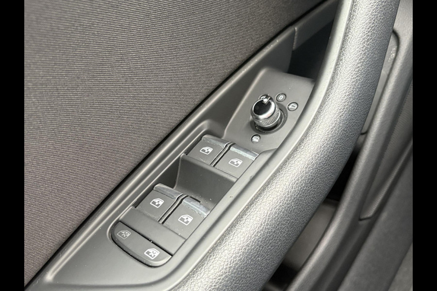 Audi A4 Avant 40 TFSI Design Pro Line Plus | Adaptieve cruise control | Stoelverwarming | 19" lichtmetalen velgen