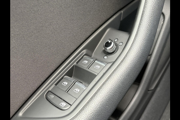 Audi A4 Avant 40 TFSI Design Pro Line Plus | Adaptieve cruise control | Stoelverwarming | 19" lichtmetalen velgen