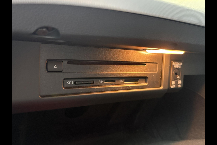 Audi A4 Avant 40 TFSI Design Pro Line Plus | Adaptieve cruise control | Stoelverwarming | 19" lichtmetalen velgen