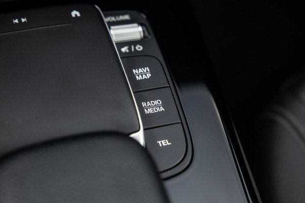 Mercedes-Benz A-Klasse 250 e Business Line CARPLAY / LEER / CAMERA / CRUISE CONTROLE / DEALER ONDERHOUDEN