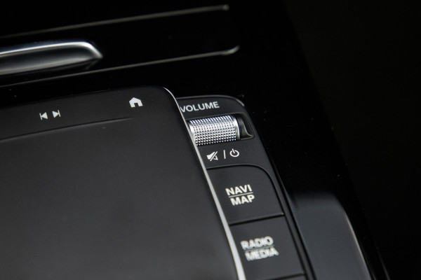 Mercedes-Benz A-Klasse 250 e Business Line CARPLAY / LEER / CAMERA / CRUISE CONTROLE / DEALER ONDERHOUDEN