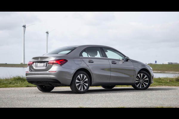 Mercedes-Benz A-Klasse 250 e Business Line CARPLAY / LEER / CAMERA / CRUISE CONTROLE / DEALER ONDERHOUDEN