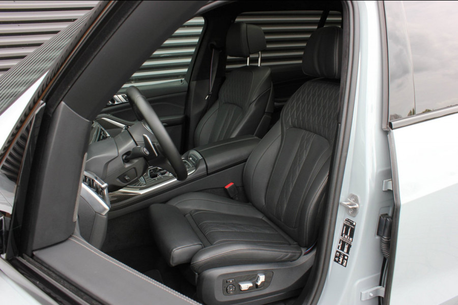 BMW X7 XDrive40d High Executive / HEAD- UP / PANO- DAK / LUCHTVERING / DRIVING ASSISANT / SOFTCLOSE / COMFORT SEATS / ALCANTARA