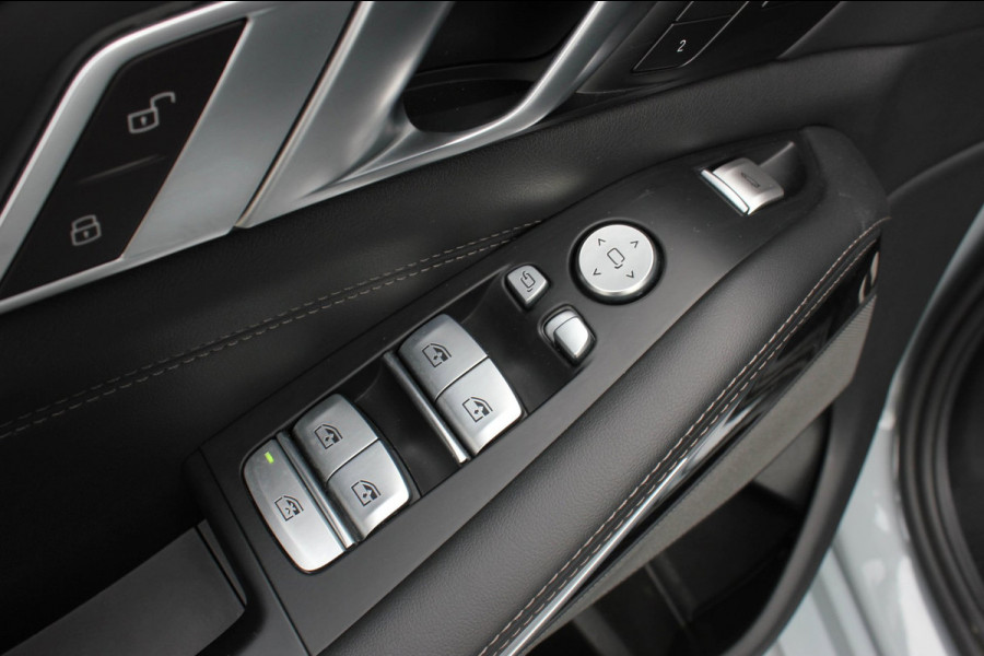 BMW X7 XDrive40d High Executive / HEAD- UP / PANO- DAK / LUCHTVERING / DRIVING ASSISANT / SOFTCLOSE / COMFORT SEATS / ALCANTARA