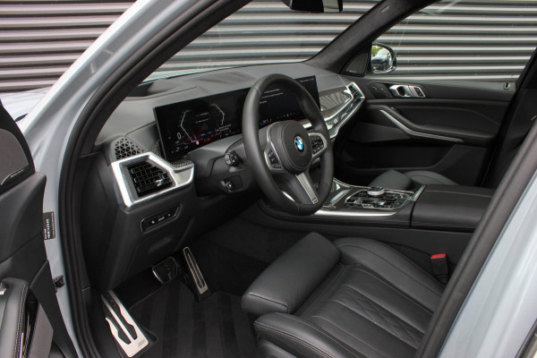 BMW X7 XDrive40d High Executive / HEAD- UP / PANO- DAK / LUCHTVERING / DRIVING ASSISANT / SOFTCLOSE / COMFORT SEATS / ALCANTARA