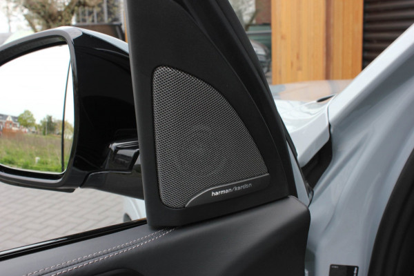 BMW X7 XDrive40d High Executive / HEAD- UP / PANO- DAK / LUCHTVERING / DRIVING ASSISANT / SOFTCLOSE / COMFORT SEATS / ALCANTARA