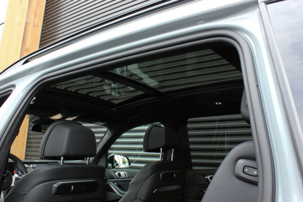 BMW X7 XDrive40d High Executive / HEAD- UP / PANO- DAK / LUCHTVERING / DRIVING ASSISANT / SOFTCLOSE / COMFORT SEATS / ALCANTARA