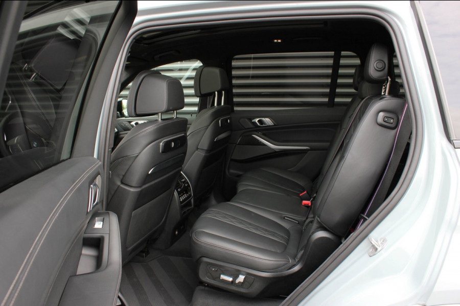 BMW X7 XDrive40d High Executive / HEAD- UP / PANO- DAK / LUCHTVERING / DRIVING ASSISANT / SOFTCLOSE / COMFORT SEATS / ALCANTARA