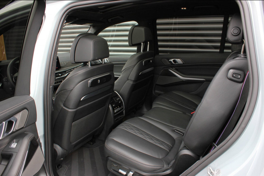 BMW X7 XDrive40d High Executive / HEAD- UP / PANO- DAK / LUCHTVERING / DRIVING ASSISANT / SOFTCLOSE / COMFORT SEATS / ALCANTARA