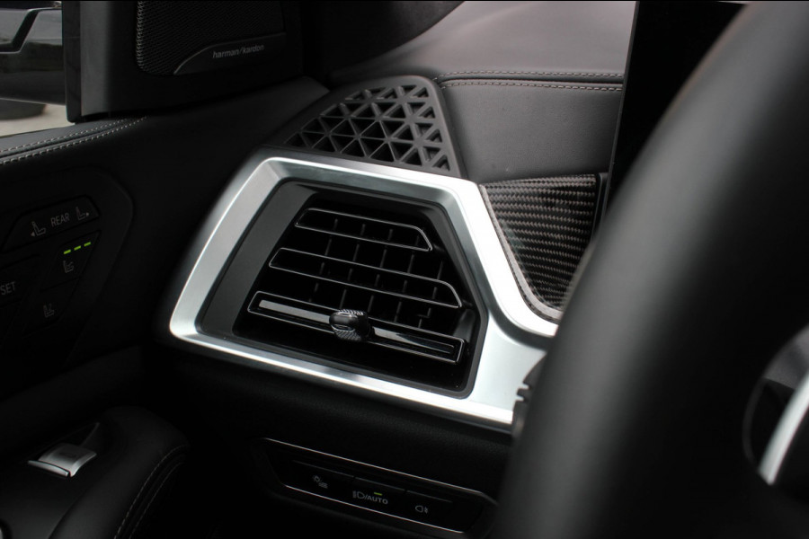 BMW X7 XDrive40d High Executive / HEAD- UP / PANO- DAK / LUCHTVERING / DRIVING ASSISANT / SOFTCLOSE / COMFORT SEATS / ALCANTARA