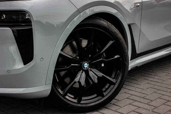 BMW X7 XDrive40d High Executive / HEAD- UP / PANO- DAK / LUCHTVERING / DRIVING ASSISANT / SOFTCLOSE / COMFORT SEATS / ALCANTARA