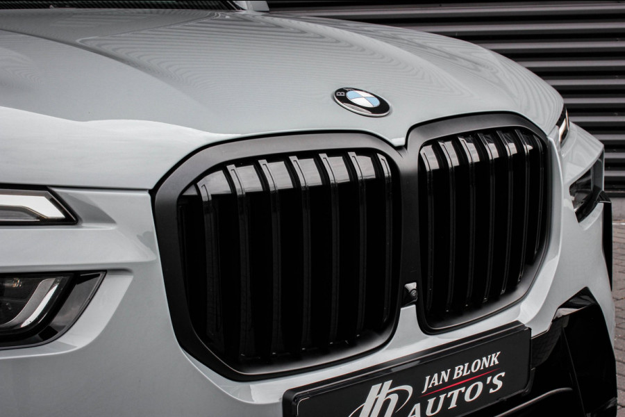 BMW X7 XDrive40d High Executive / HEAD- UP / PANO- DAK / LUCHTVERING / DRIVING ASSISANT / SOFTCLOSE / COMFORT SEATS / ALCANTARA