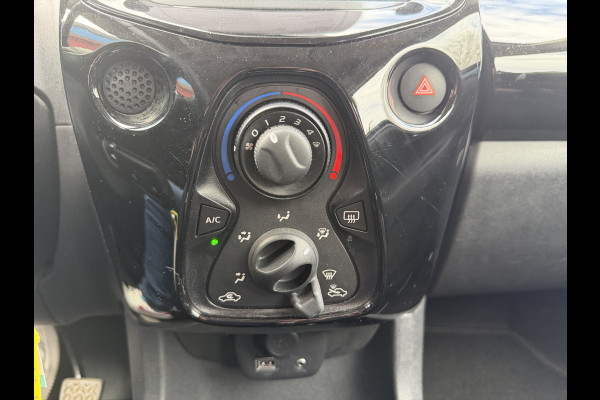 Citroën C1 1.0 VTi 68 PK | Airscape Shine | 49.000 km! | Elektrisch Vouwdak | Apple Carplay/Android Auto | *Wordt verwacht*