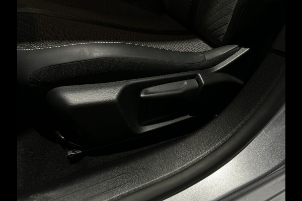 Peugeot e-208 EV Allure 50 kWh Warmtepomp | navigatie | achteruitrijcamera | SOH 99,9%