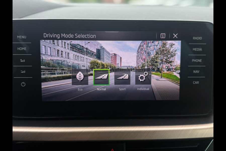 Škoda Kamiq 1.5 TSI 150PK ACT DSG BUSINESS EDITION CAMERA/NAVI/STUURVERW.