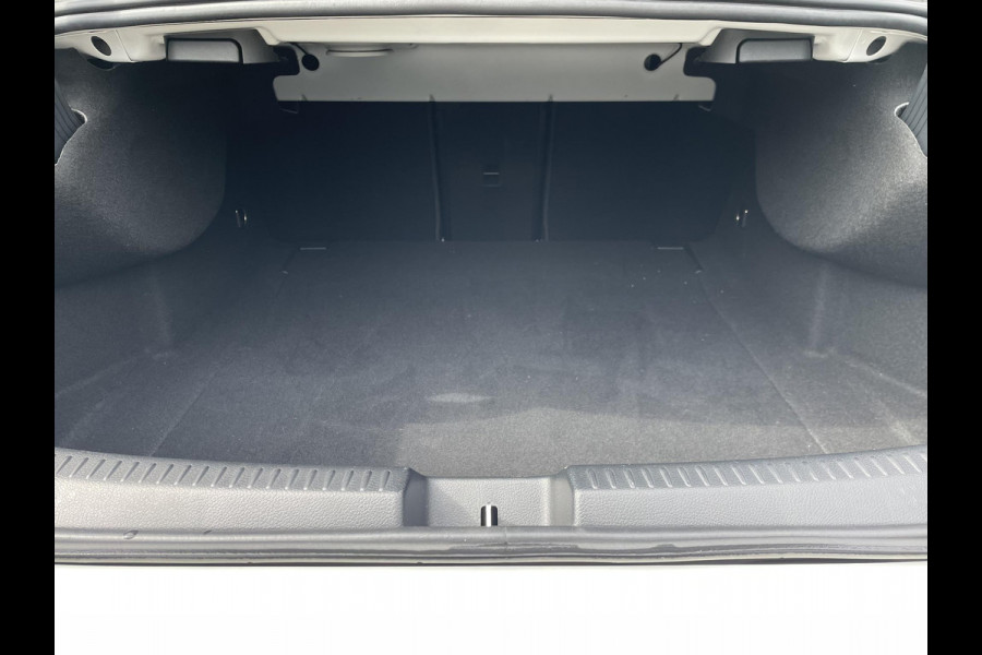 Mercedes-Benz CLA-Klasse 180 Business Solution AUT| STOELVERWARMING| SFEERVERLICHTING| ACHTERUITRIJCAMERA| 56.000KM!! | RIJKLAARPRIJS INCL. 12 MND BOVAG GARANTIE