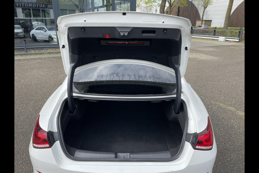 Mercedes-Benz CLA-Klasse 180 Business Solution AUT| STOELVERWARMING| SFEERVERLICHTING| ACHTERUITRIJCAMERA| 56.000KM!! | RIJKLAARPRIJS INCL. 12 MND BOVAG GARANTIE